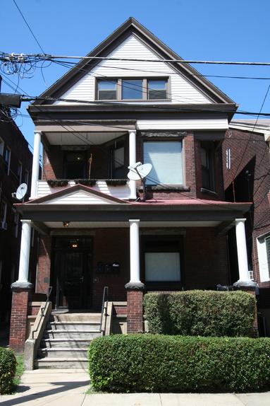 2 BEDROOM APARTMENT NEAR MONROEVILLE PA